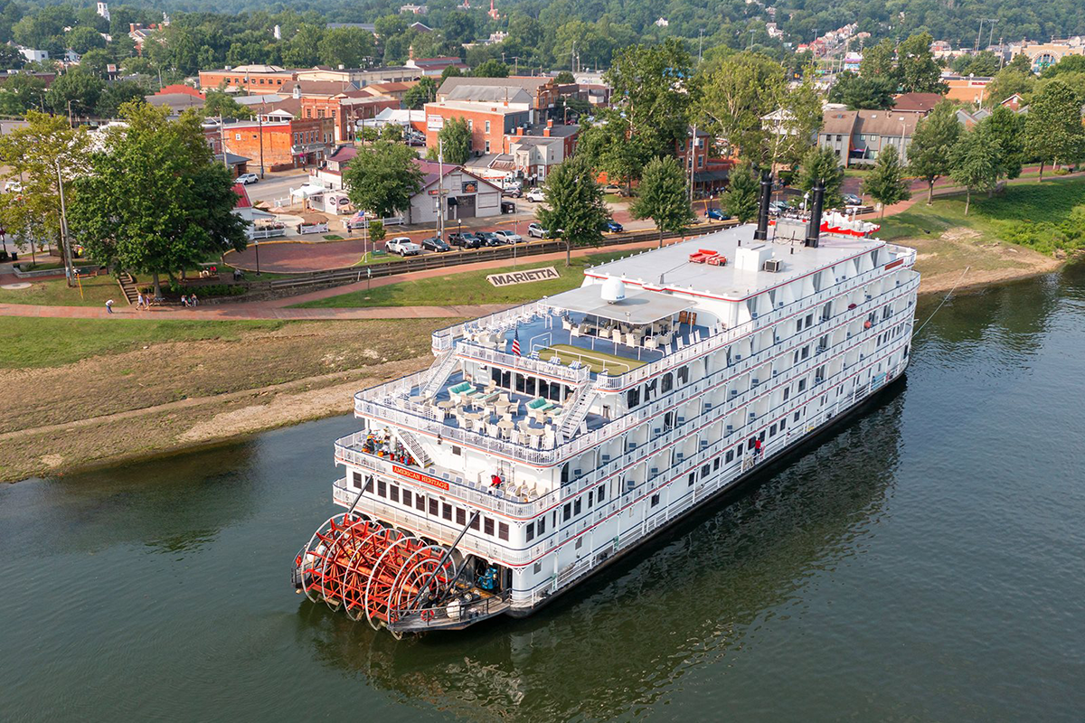 American Cruise Lines American Heritage ship